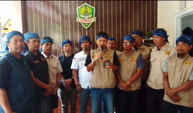 Screenshot_20251116-231850_WhatsApp