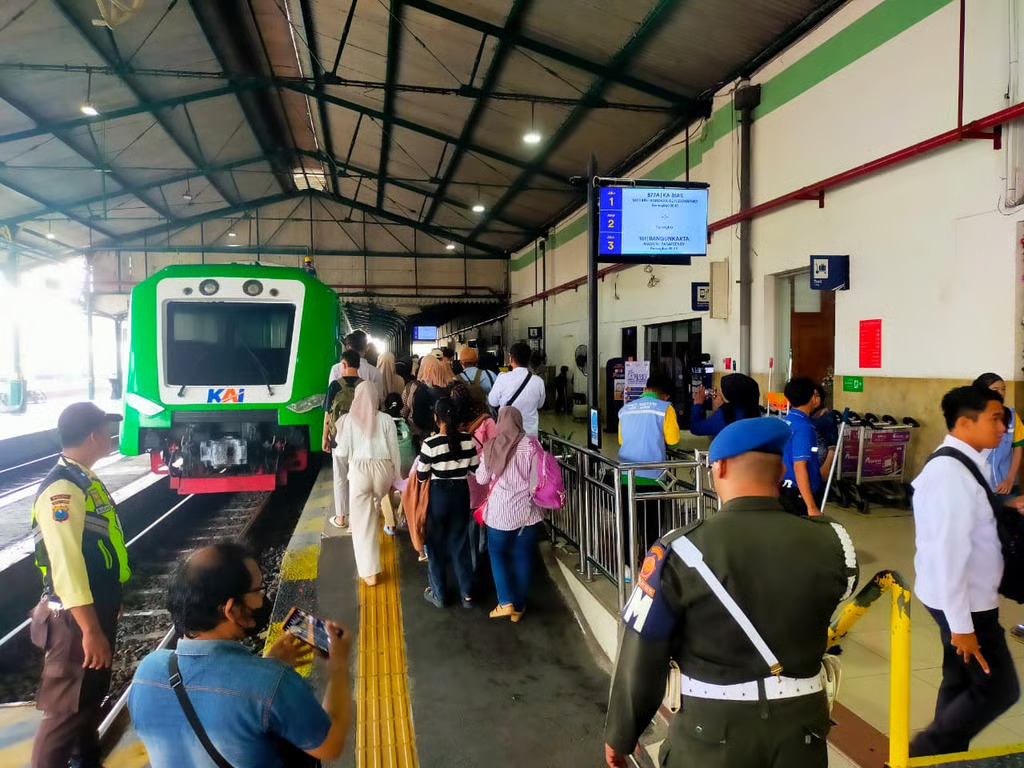 Lonjakan Penumpang KA Lokal Bias Tembus 148 Persen Saat Nataru, Bukti Kereta–Bandara Jadi Andalan Mobilitas Publik
