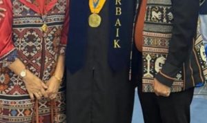 Keren, Putera NTT Jadi Lulusan Terbaik Sarjana Teknik Perkapalan Universitas Hang Tuah Surabaya